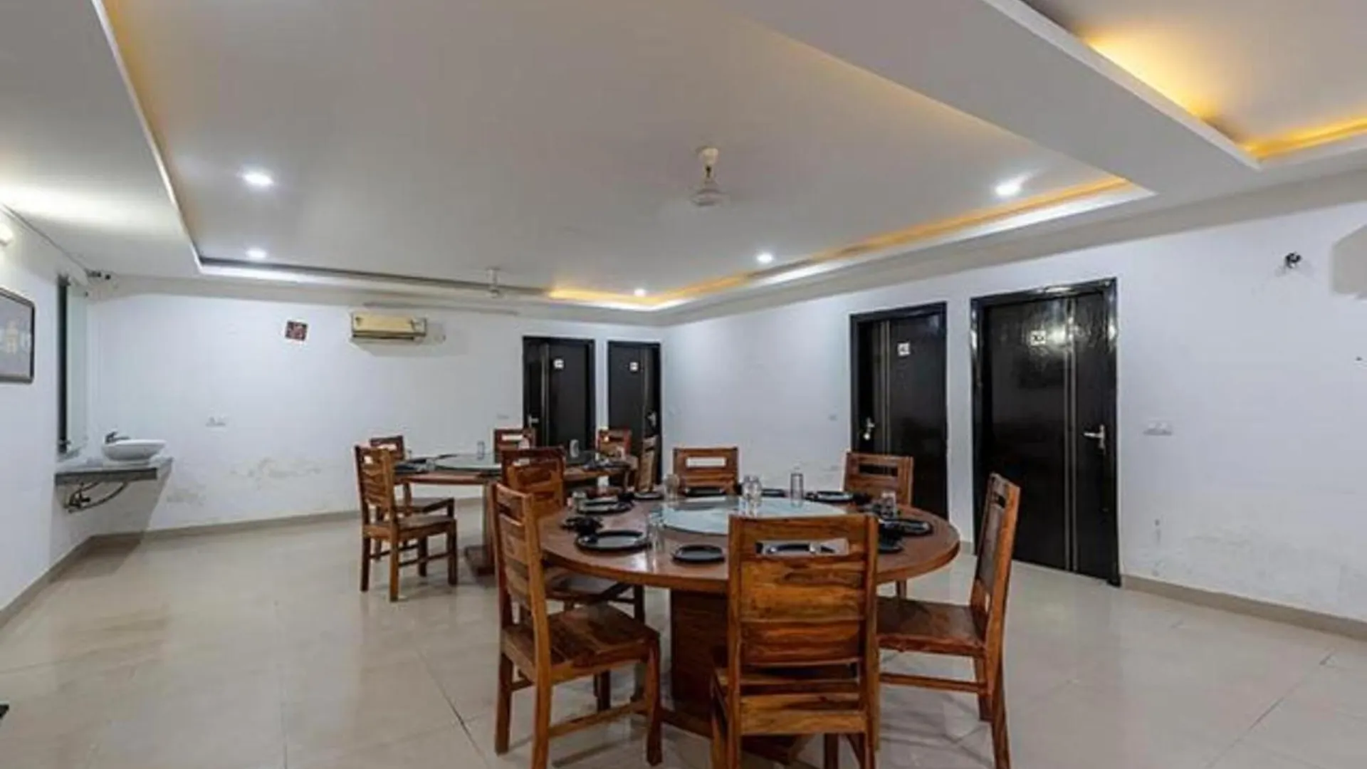 Hotel Fabhotel The Venessa Gurgaon