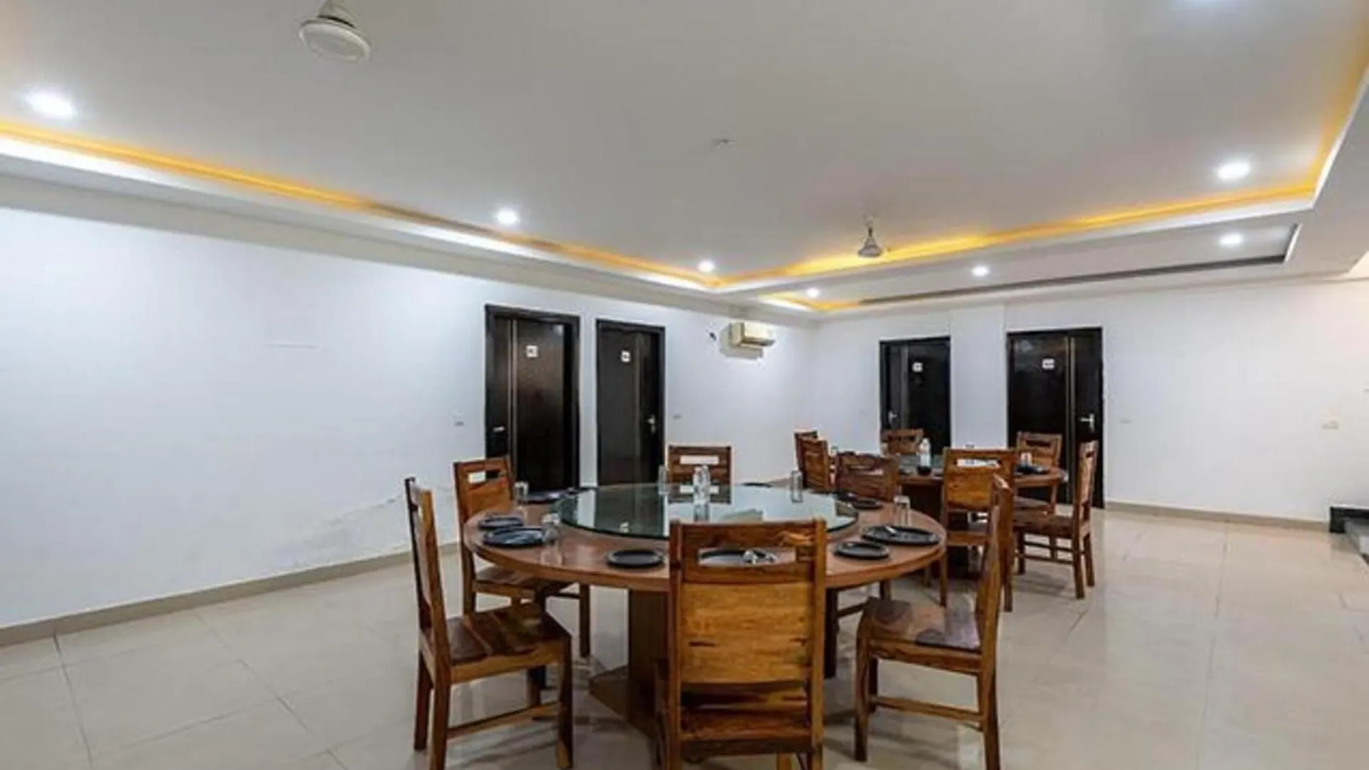 Hotel Fabhotel The Venessa Gurgaon Indie