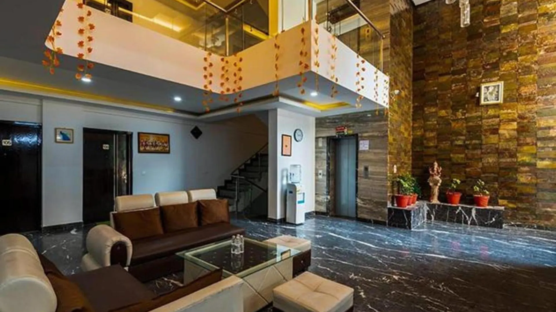 Fabhotel The Venessa Gurgaon
